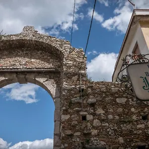 https://josepha-house.taorminaitalyhotels.com
